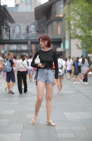 很有味道的美少妇