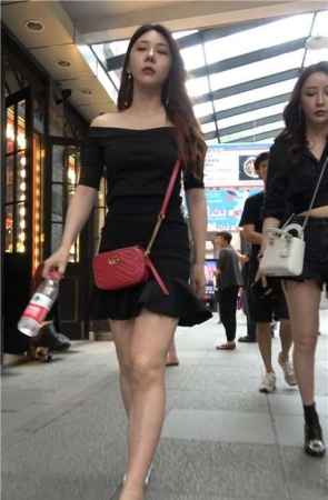 4K 性感身材短裙短裤美女姐妹