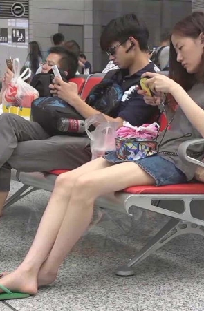 窈窕学妹她的长腿细足