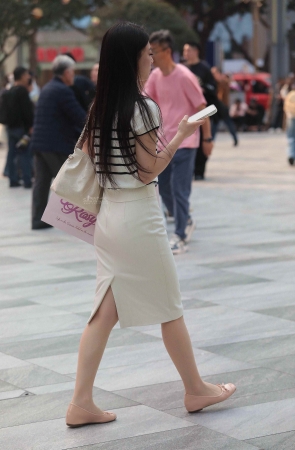 气质街拍肉丝少妇