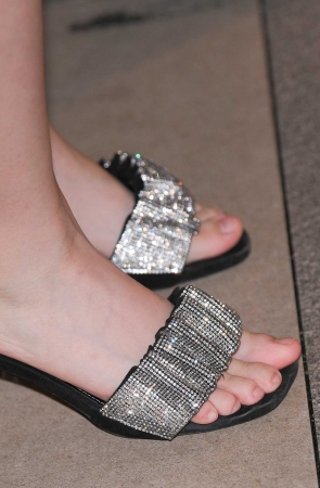 搭讪超短包臀裙大白腿女孩