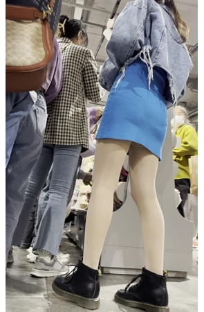 蓝裙肉丝美女