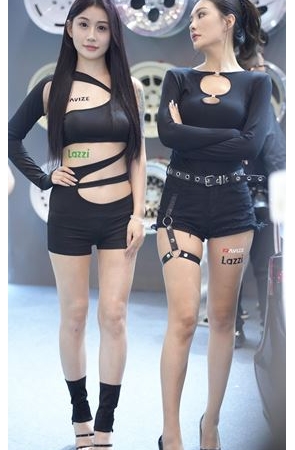 热裤车模小姐姐【套图+视频】