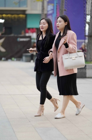 街拍高跟姐妹