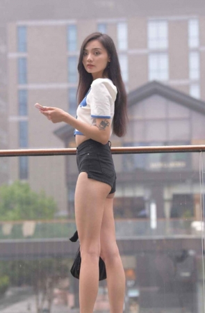 精选街拍作品 NO.1418 一始街拍作品 – 黑色热裤美女[799P/841MB]