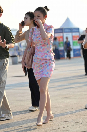 【摄神作品】2567-28=62√肉丝素人 10P