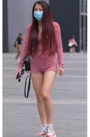 粉衣长发小姐姐(67P)