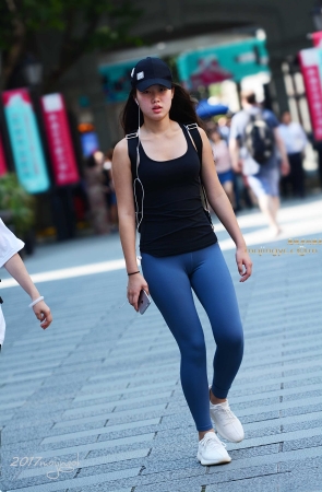 咔喳赛帖 —–兰色紧身瑜伽