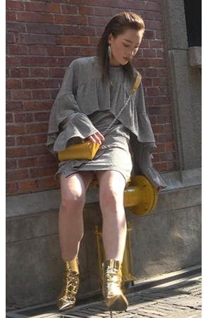 金色短靴美女[1.78G/MP4]