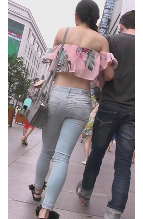 浅牛长裤圆脸妹子