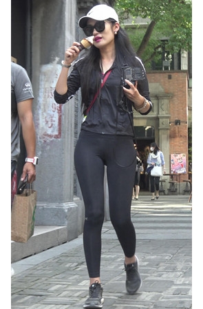 黑色超紧裤小姐姐