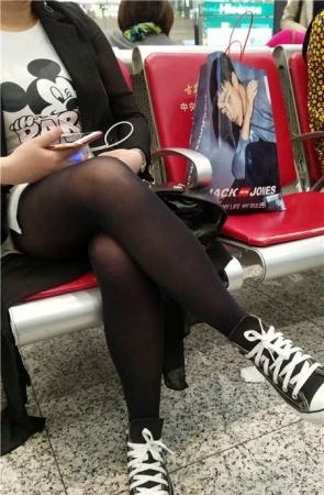 4k-性感黑丝袜帆布鞋丰腴美少妇