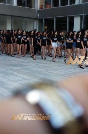 高挑透亮丝袜长腿