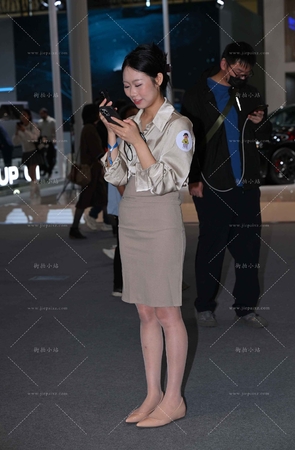 肤色平底鞋肉丝少妇头主播 [19P]