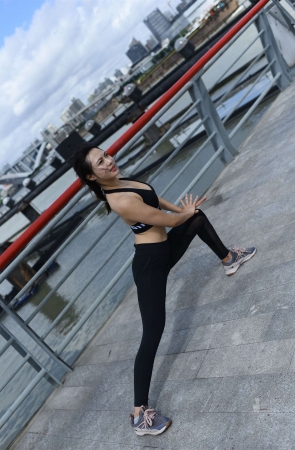 丰满紧身美女原图