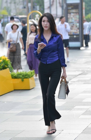 23516-17=57√黑色紧身裤气质美女 13P