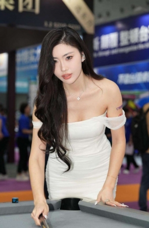 一字肩白裙 [155P-5.20GB]