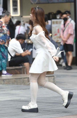 白丝妹子