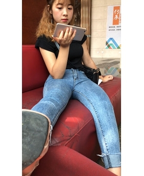 4K – 约拍紧身牛仔小姐姐 [4.45 GB]