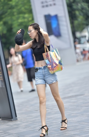 来自电影学院的超长腿美女