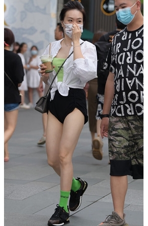 绿袜美腿小姐姐(39P)[857M/JPG]