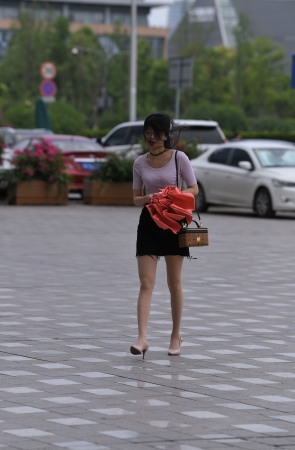 高跟肉丝美女