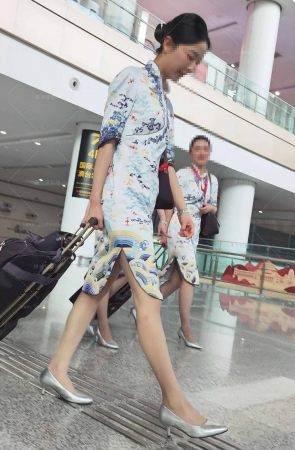 4K视频海航乘务组灰丝眼花缭乱个个气质身材太赞了 4P