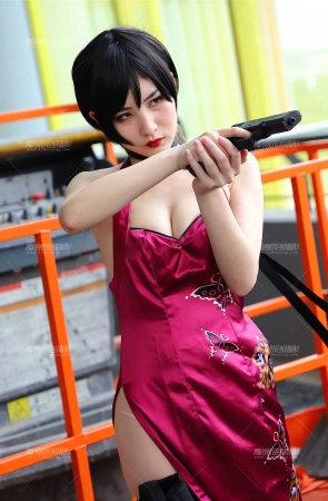 持枪旗袍coser