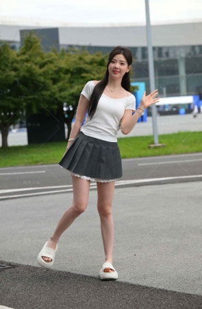 凉拖玉zu清甜可口网红–春晓