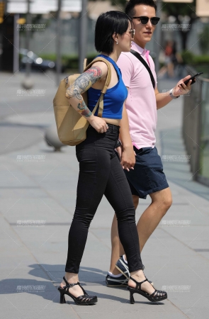 第1376篇紧身裤美女