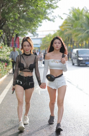搭讪街拍性感姐妹 [21P]