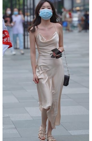 吊带长裙小姐姐(49P)