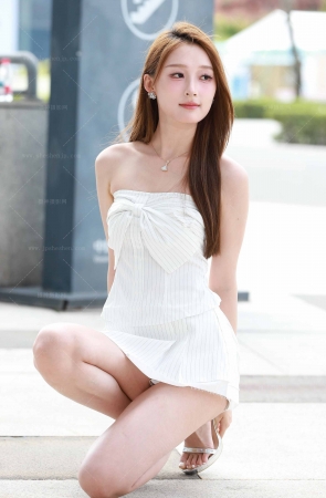 条纹裙网红-小桂圆 8P