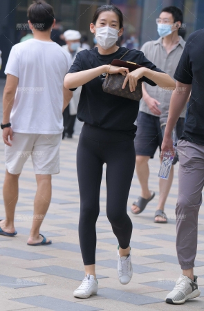 性感黑色瑜伽裤