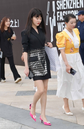 23417-13+61靓丽美少妇 16P