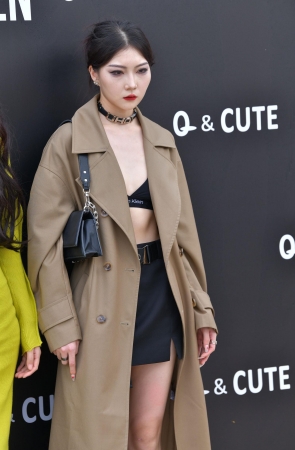 外套低胸装 23-09-16