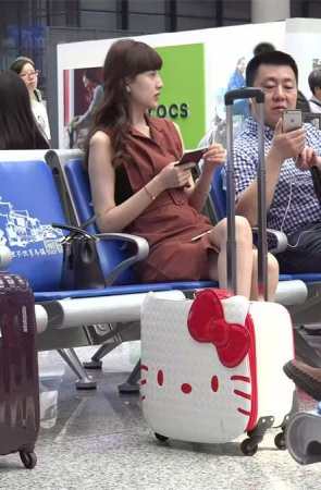 街拍长腿好身材的漂亮MM