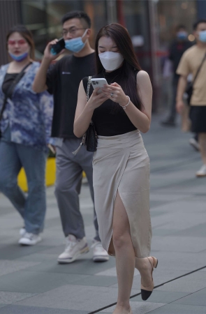 裹身开衩美腿