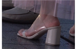 樱桃小嘴美女+长裙凉高跟美足少F [1.01 GB/avi]