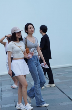 性感大长腿小姐姐