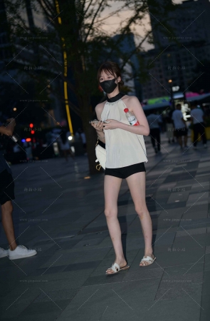 偶遇热裤小姐姐