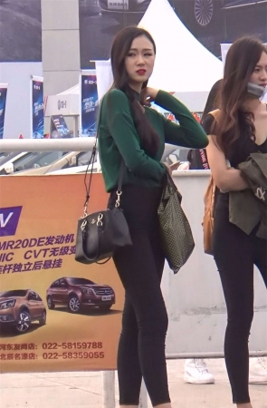 小清新黑色紧身裤漂亮小姐姐