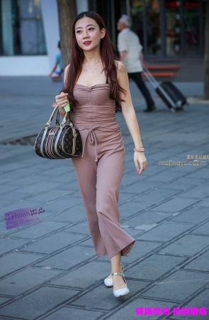 李欢原创——–小美女，贴身长裤（15P）