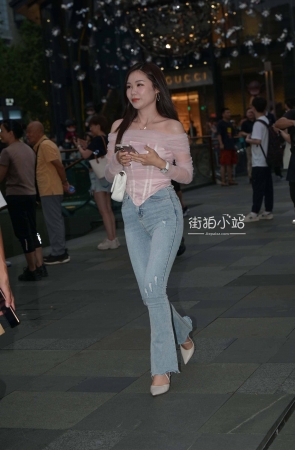 夜拍牛仔裤高跟鞋美姐