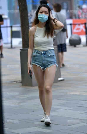 性感牛仔热裤美女