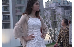 4K – 街拍美足凉高跟MM [977 MB/avi]