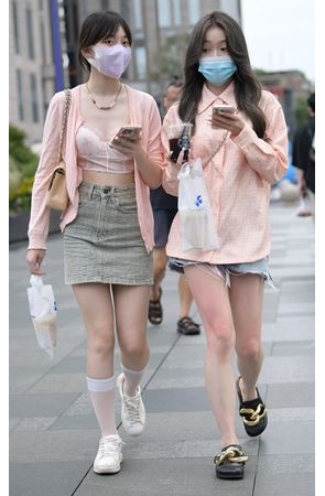 牛仔裙闺蜜(93P)