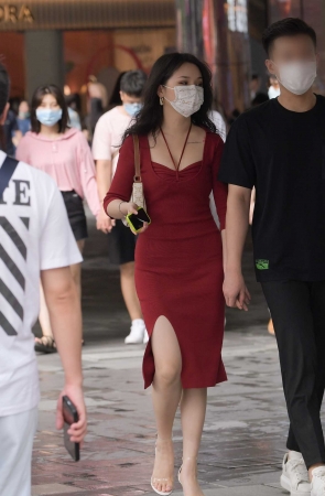 性感的包臀红裙