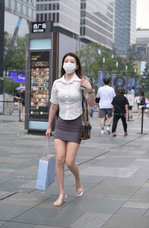 街拍包臀裙白衬衫美女  [19P]