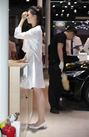 车展前台咨客小姐姐